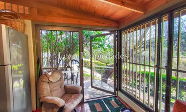 León Propiedades vende o permuta Hermosa parcela con Gran casa en Sector Los Maquis, Curacaví.