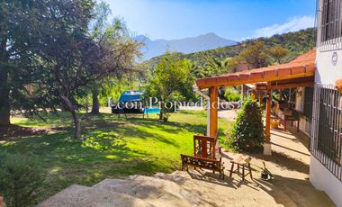 León Propiedades vende o permuta Hermosa parcela con Gran casa en Sector Los Maquis, Curacaví.