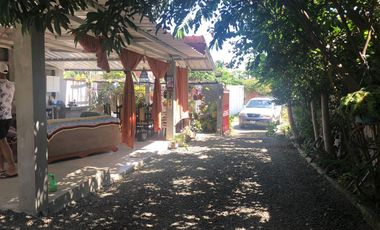 Villa con amplio patio en venta, a pocos metros de playa de San Jacinto, Manabí Ecuador