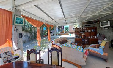 Villa con amplio patio en venta, a pocos metros de playa de San Jacinto, Manabí Ecuador