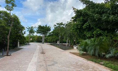 Terreno/Lote en excelente ubicación en esquina y frente area verde, en paseo del country club Mérida Yucatan