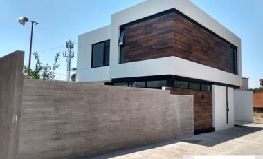 VENTA DE BONITA CASA NUEVA A 10 MINUTOS DEL CENTRO DE CUERNAVACA MORELOS
