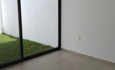 VENTA DE BONITA CASA NUEVA A 10 MINUTOS DEL CENTRO DE CUERNAVACA MORELOS
