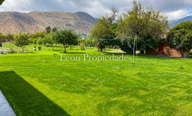 León Propiedades vende hermosa casa con gran galpón en sector Lo Águila, Curacaví