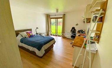 León Propiedades vende hermosa casa con gran galpón en sector Lo Águila, Curacaví