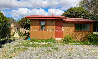 León Propiedades vende hermosa casa con gran galpón en sector Lo Águila, Curacaví