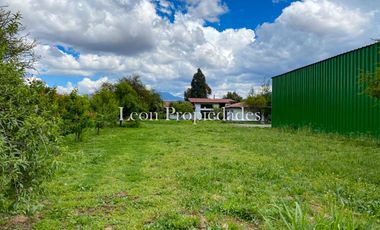 León Propiedades vende hermosa casa con gran galpón en sector Lo Águila, Curacaví