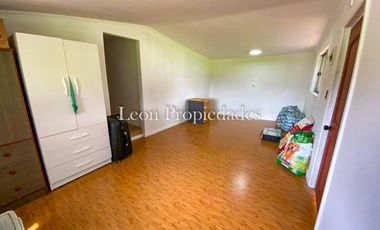 León Propiedades vende hermosa casa con gran galpón en sector Lo Águila, Curacaví