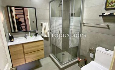 León Propiedades vende hermosa casa con gran galpón en sector Lo Águila, Curacaví