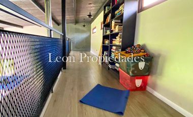 León Propiedades vende hermosa casa con gran galpón en sector Lo Águila, Curacaví