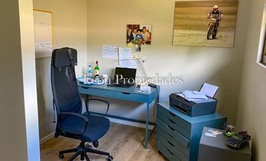 León Propiedades vende hermosa casa con gran galpón en sector Lo Águila, Curacaví