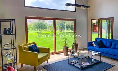 León Propiedades vende hermosa casa con gran galpón en sector Lo Águila, Curacaví