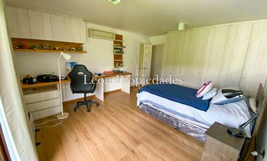 León Propiedades vende hermosa casa con gran galpón en sector Lo Águila, Curacaví