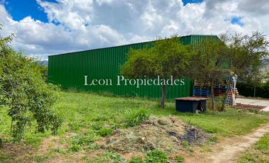 León Propiedades vende hermosa casa con gran galpón en sector Lo Águila, Curacaví