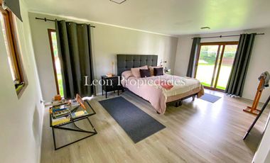 León Propiedades vende hermosa casa con gran galpón en sector Lo Águila, Curacaví