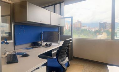 PR18598 Oficina Amoblada en venta en el sector Villa Carlota