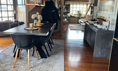 Importante casa en Los Calabozos #1094
