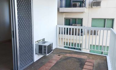 FOR LEASE: 8 WACK WACK 3BR UNIT