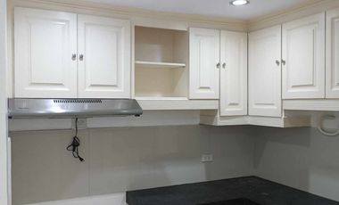 FOR LEASE: 8 WACK WACK 3BR UNIT