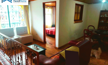 CASA EN VENTA TRES PISOS EXCELENTE UBICACIÓN