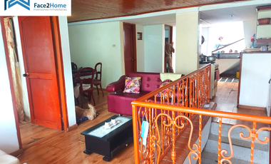 CASA EN VENTA TRES PISOS EXCELENTE UBICACIÓN