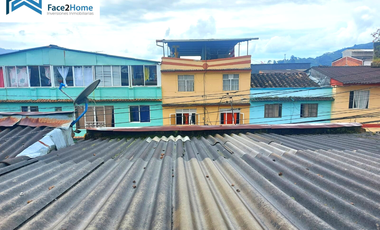 CASA EN VENTA TRES PISOS EXCELENTE UBICACIÓN