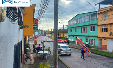 CASA EN VENTA TRES PISOS EXCELENTE UBICACIÓN