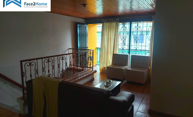 CASA EN VENTA TRES PISOS EXCELENTE UBICACIÓN