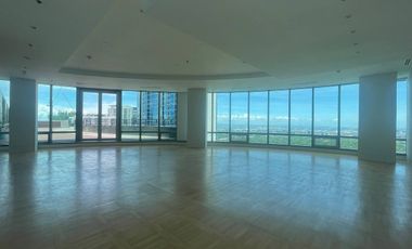 3 Bedroom Penthouse unit for Lease