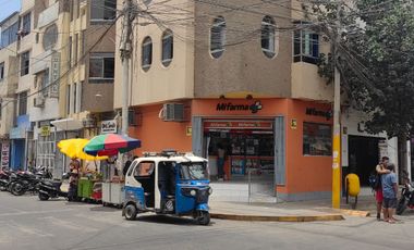 Se Vende Oficina en La Av San Martin con Calle Libertad