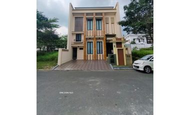 3-storey house in Sukajadi Batam Center Housing Complex