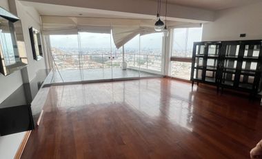 Super Ocasion Duplex de 245 m² en Casuarinas, Parque Al Costado del Edificio