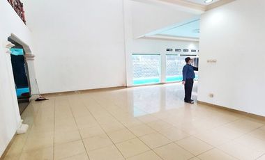 Rumah Disewakan di Cempaka Putih Tengah (Taman Solo)