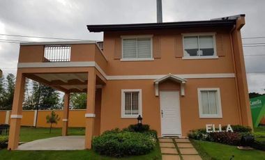 House and Lot with 5 Bedrooms and Carport & Balcony in Cabuyao, Laguna