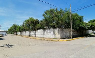 SE VENDE TERRENO CON CONSTRUCCIONES TIPO INDUSTRIAL