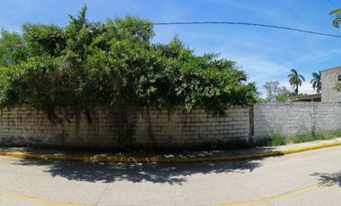 SE VENDE TERRENO CON CONSTRUCCIONES TIPO INDUSTRIAL