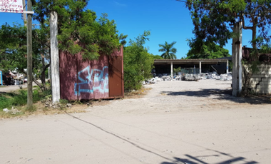 SE VENDE TERRENO CON CONSTRUCCIONES TIPO INDUSTRIAL