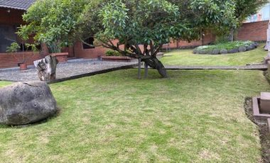 Casa - Terreno en venta para Edificio 976m2T Av. Ordóñez Lasso Cuenca