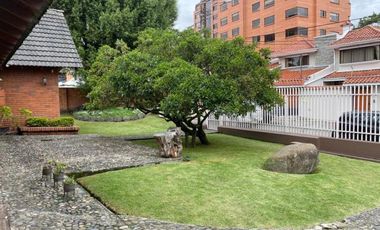 Casa - Terreno en venta para Edificio 976m2T Av. Ordóñez Lasso Cuenca