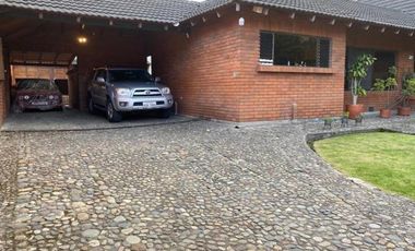 Casa - Terreno en venta para Edificio 976m2T Av. Ordóñez Lasso Cuenca