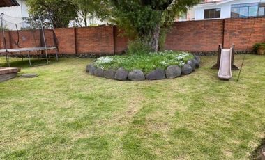 Casa - Terreno en venta para Edificio 976m2T Av. Ordóñez Lasso Cuenca