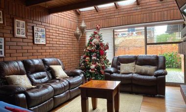 Casa - Terreno en venta para Edificio 976m2T Av. Ordóñez Lasso Cuenca