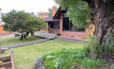 Casa - Terreno en venta para Edificio 976m2T Av. Ordóñez Lasso Cuenca