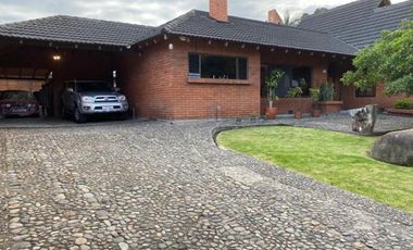 Casa - Terreno en venta para Edificio 976m2T Av. Ordóñez Lasso Cuenca