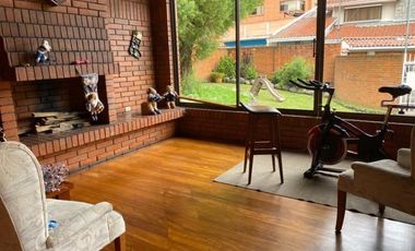 Casa - Terreno en venta para Edificio 976m2T Av. Ordóñez Lasso Cuenca