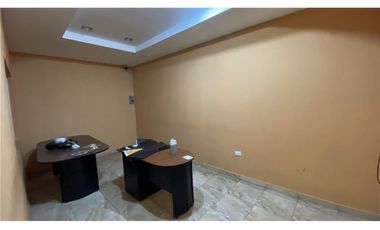 Bodega Con Oficinas De Venta En Manta Manabí