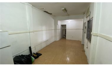 Bodega Con Oficinas De Venta En Manta Manabí
