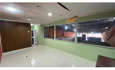 Bodega Con Oficinas De Venta En Manta Manabí