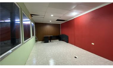 Bodega Con Oficinas De Venta En Manta Manabí