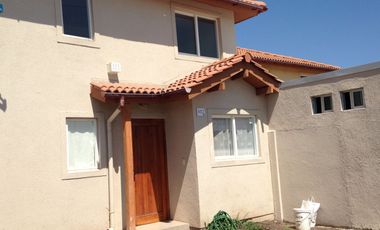 Venta Casa en Buin Villa Jardines de Linderos 3D3B patio Estacionamiento